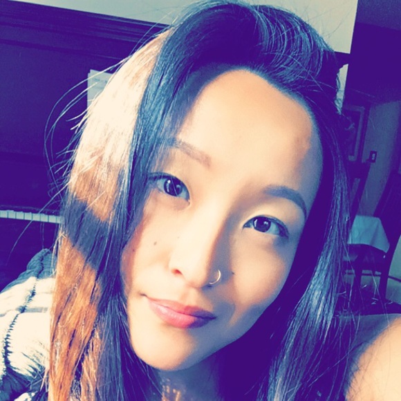 Meet your Posher, Emily - Picture 4 of 4